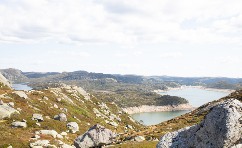 Kvernevatn og litt Blaugrevatn